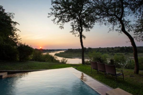 Hippo Hills 5 Bedroom Riverfront Ngwenya Lodge